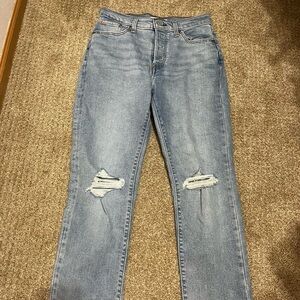 NWOT Levi’s Straight Leg Ripped Jeans